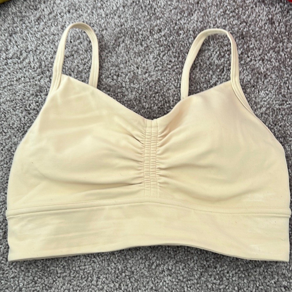 Lululemon Align bra on Prosecco